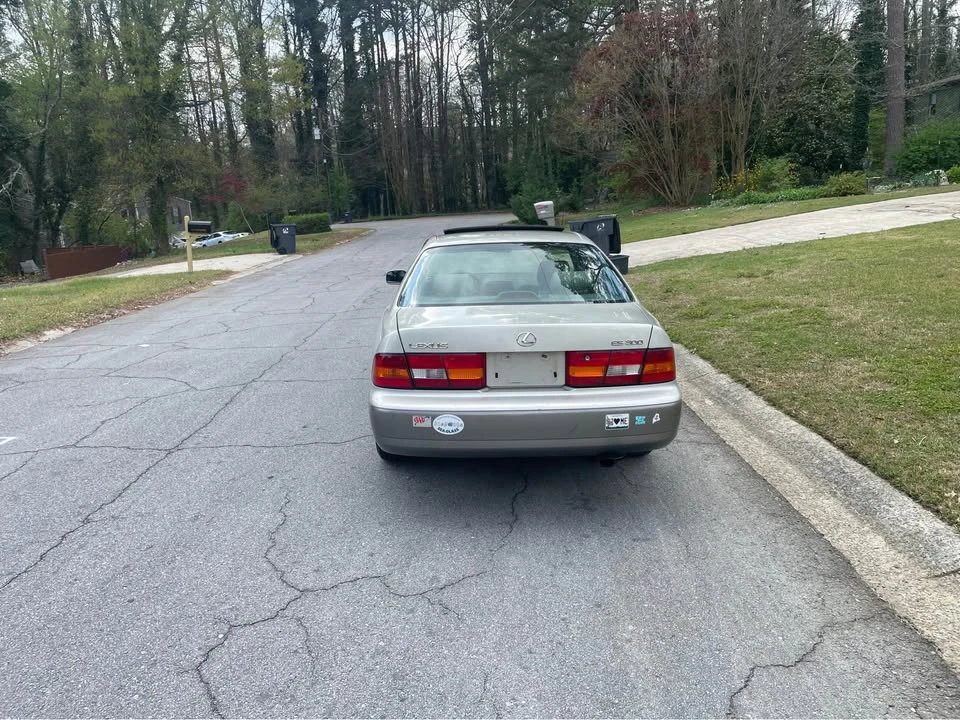 1999 Lexus ES 3rd Gen - Image 6 of 11