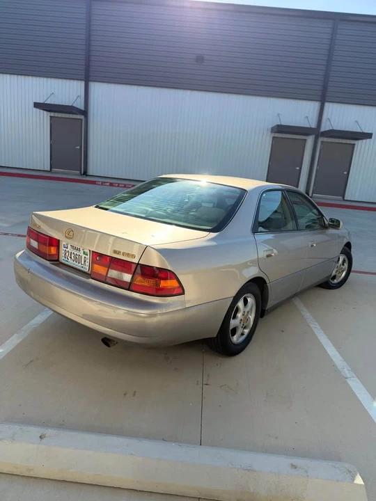 1999 Lexus ES 3rd Gen - Image 7 of 18