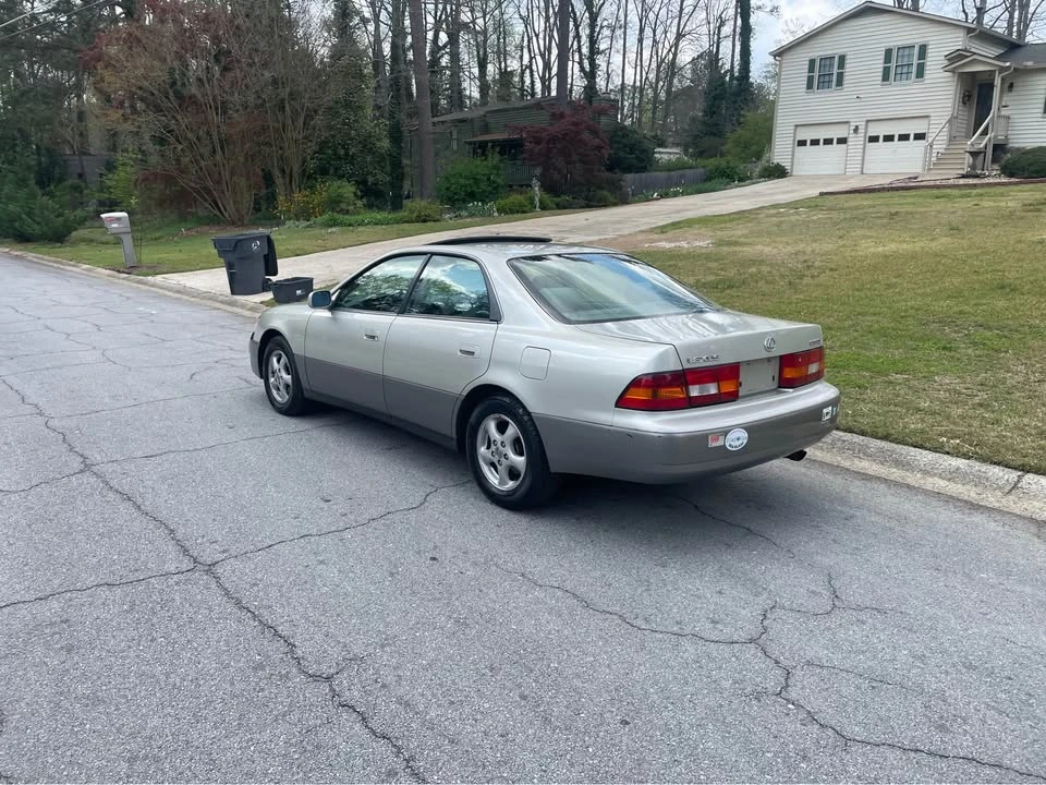 1999 Lexus ES 3rd Gen - Image 5 of 11