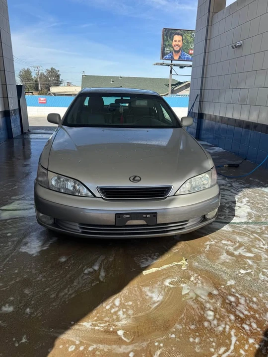 1999 Lexus ES 3rd Gen - Image 2 of 2