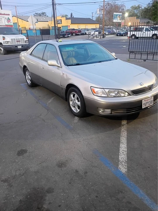 1999 Lexus ES 3rd Gen - Image 3 of 9
