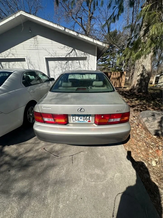 1999 Lexus ES 3rd Gen - Image 5 of 9