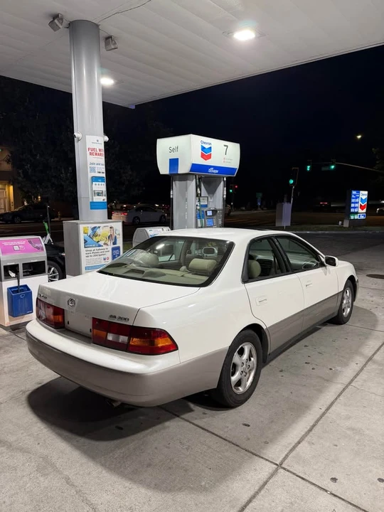 1999 Lexus ES 3rd Gen - Image 3 of 7