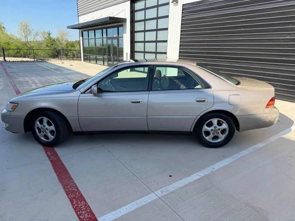 1999 Lexus ES 3rd Gen - Image 12 of 18