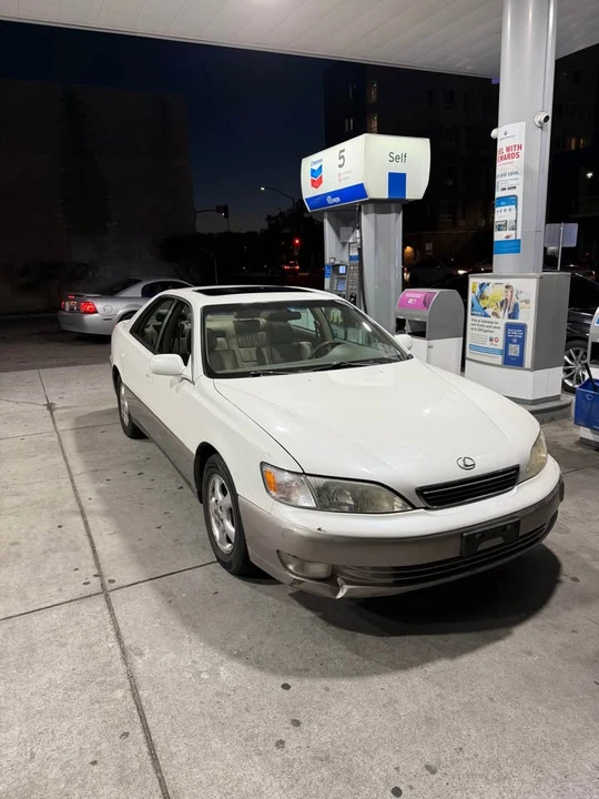 1999 Lexus ES 3rd Gen - Image 2 of 7