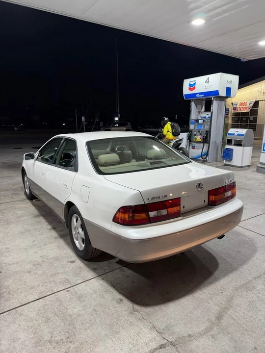 1999 Lexus ES 3rd Gen - Image 4 of 7