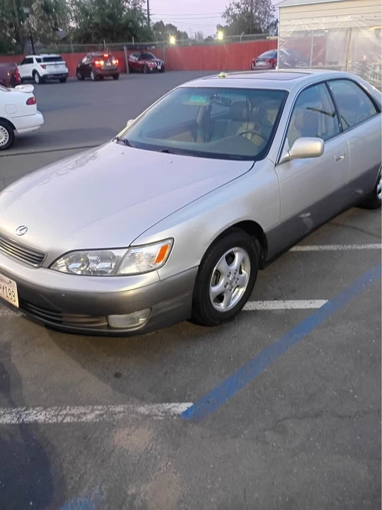 1999 Lexus ES 3rd Gen - Image 9 of 9