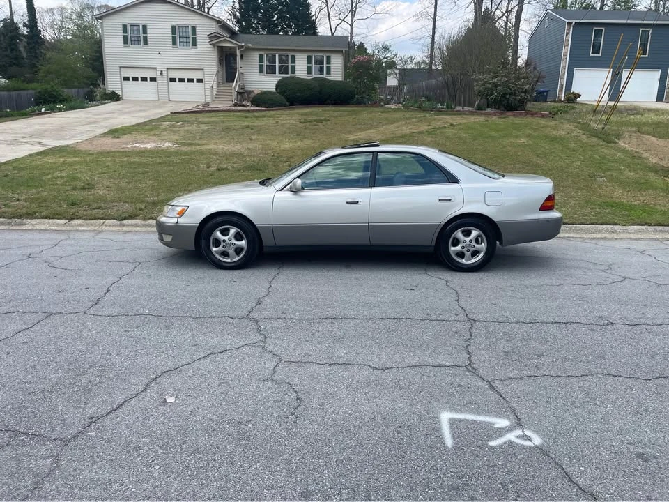 1999 Lexus ES 3rd Gen - Image 4 of 11
