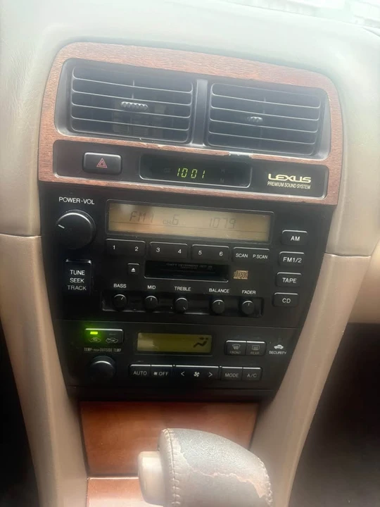 1999 Lexus ES 3rd Gen - Image 10 of 11