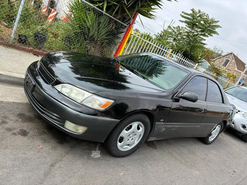 1999 Lexus ES 3rd Gen - Image 2 of 9