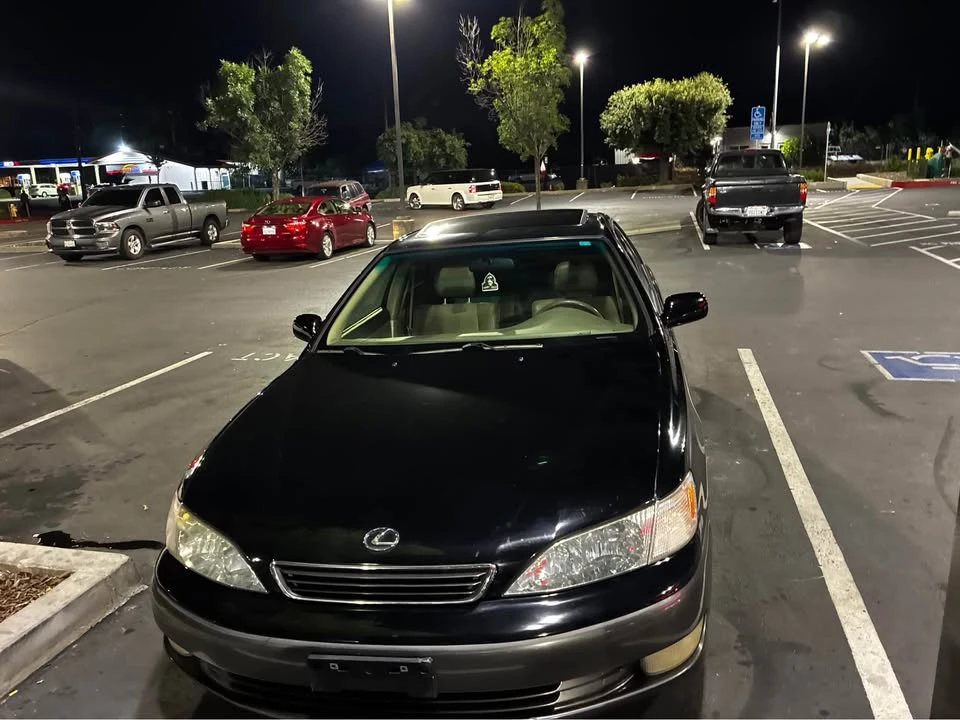 1999 Lexus ES 3rd Gen - Image 2 of 9