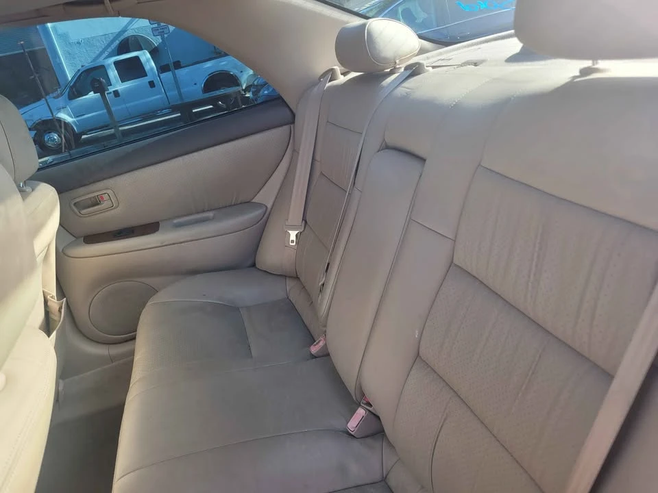 1999 Lexus ES 3rd Gen - Image 9 of 10