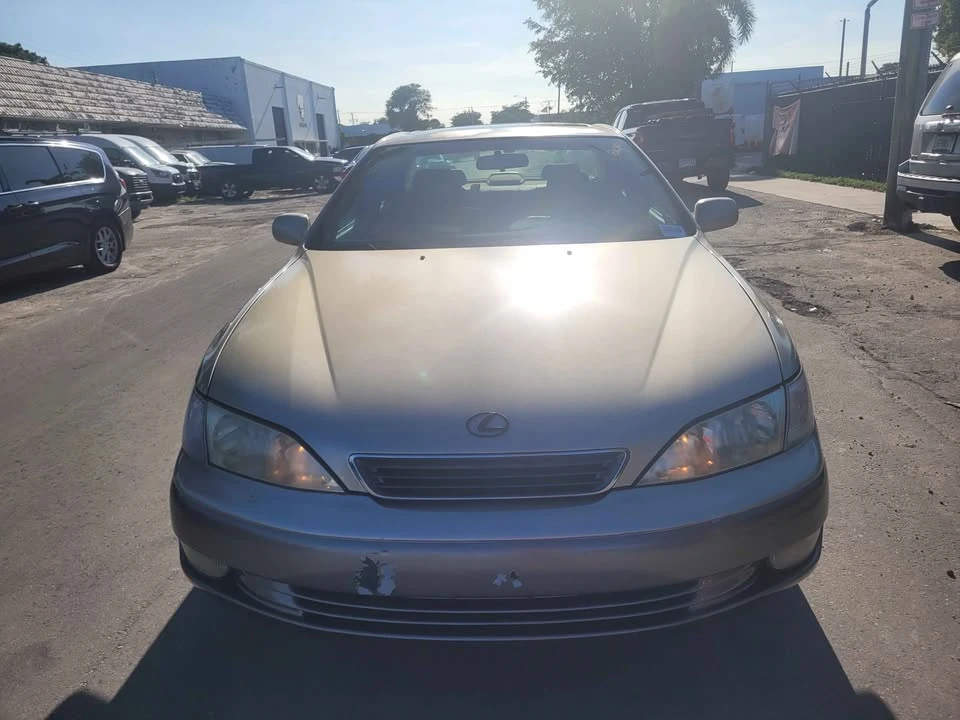 1999 Lexus ES 3rd Gen - Image 4 of 10