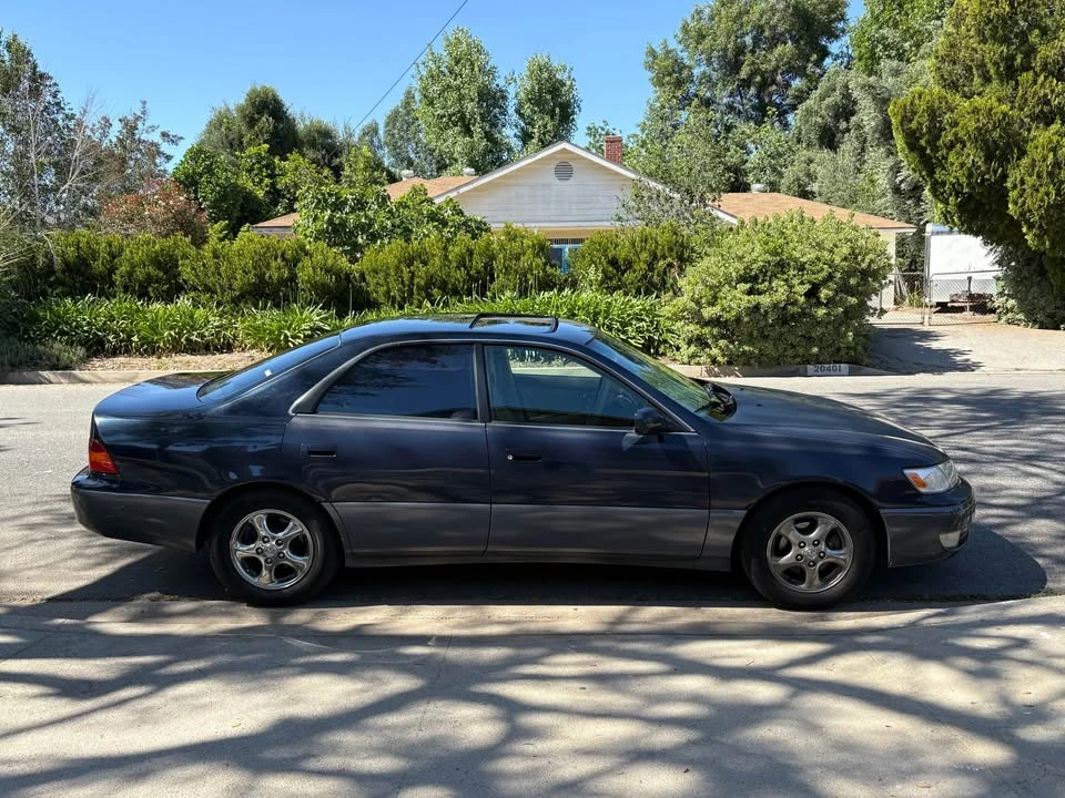 1999 Lexus ES 3rd Gen - Image 5 of 10
