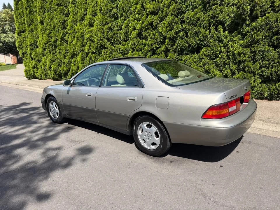 1999 Lexus ES 3rd Gen - Image 3 of 12