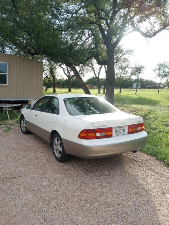 1999 Lexus ES 3rd Gen - Image 4 of 7
