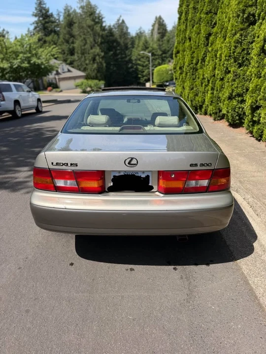 1999 Lexus ES 3rd Gen - Image 4 of 12