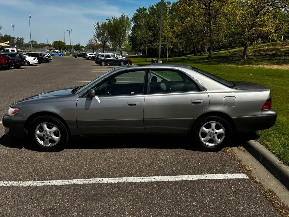 1999 Lexus ES 3rd Gen - Image 8 of 14