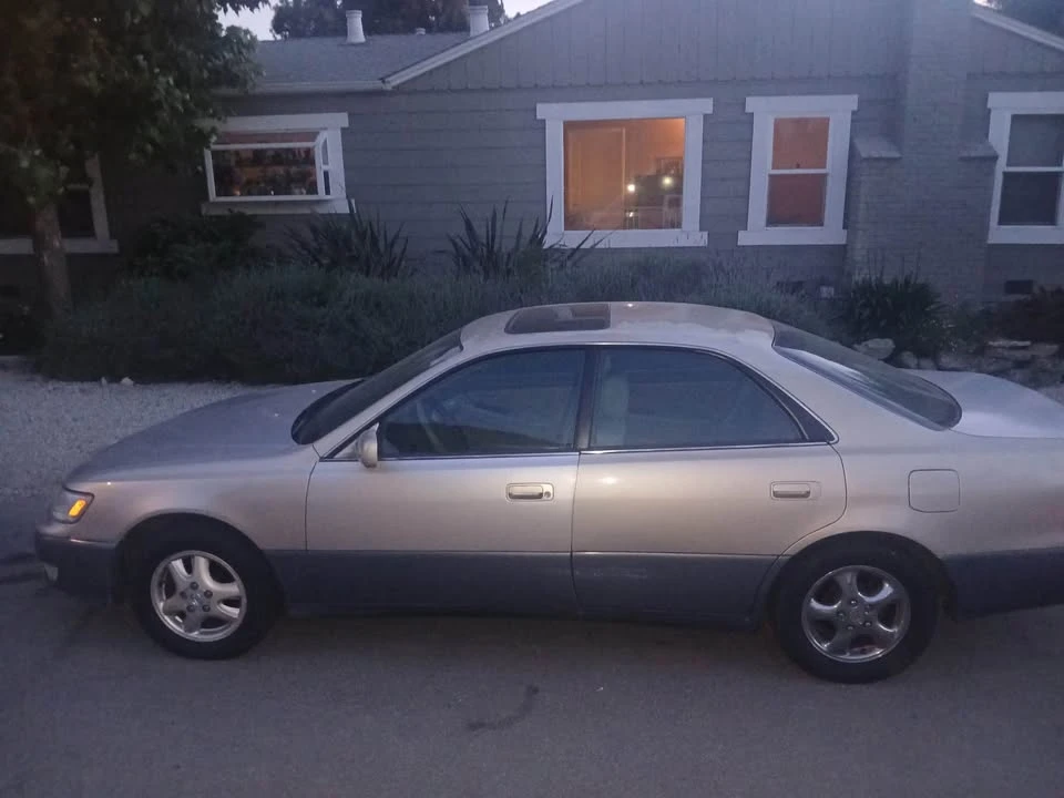 1999 Lexus ES 3rd Gen - Image 2 of 12