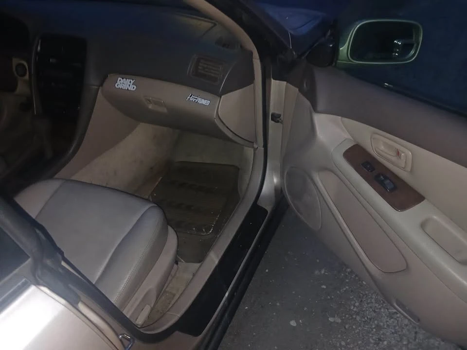 1999 Lexus ES 3rd Gen - Image 5 of 12