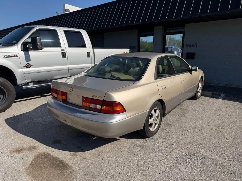 1999 Lexus ES 3rd Gen - Image 3 of 5