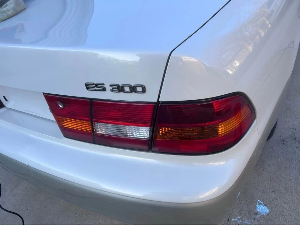 1999 Lexus ES 3rd Gen - Image 2 of 18