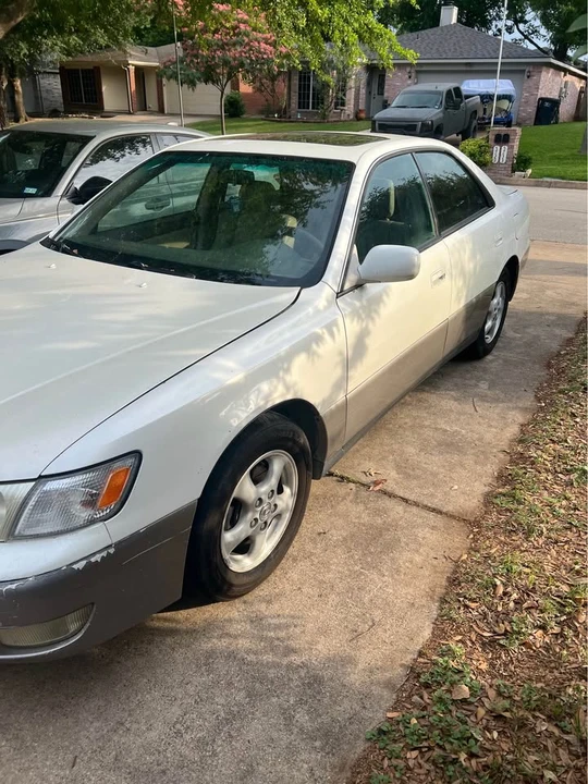 1999 Lexus ES 3rd Gen - Image 2 of 9