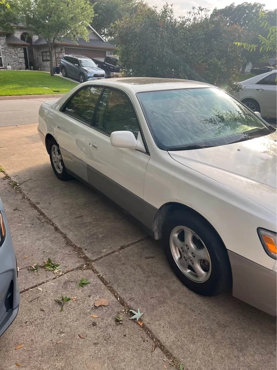 1999 Lexus ES 3rd Gen - Image 3 of 9