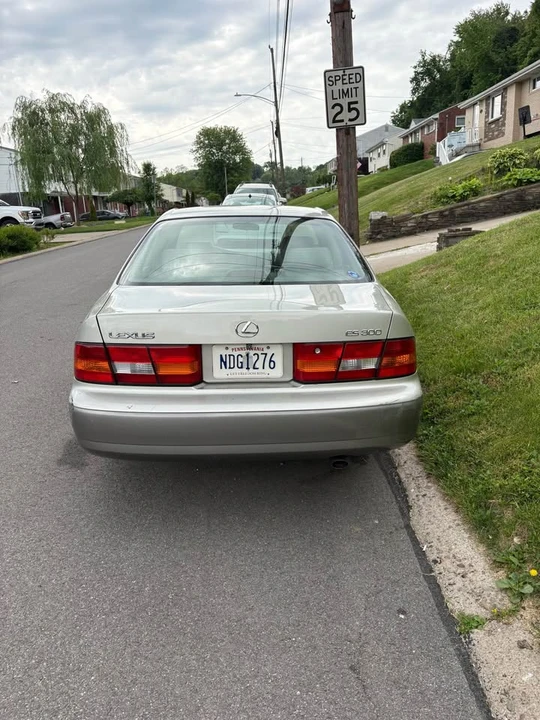 1999 Lexus ES 3rd Gen - Image 4 of 7