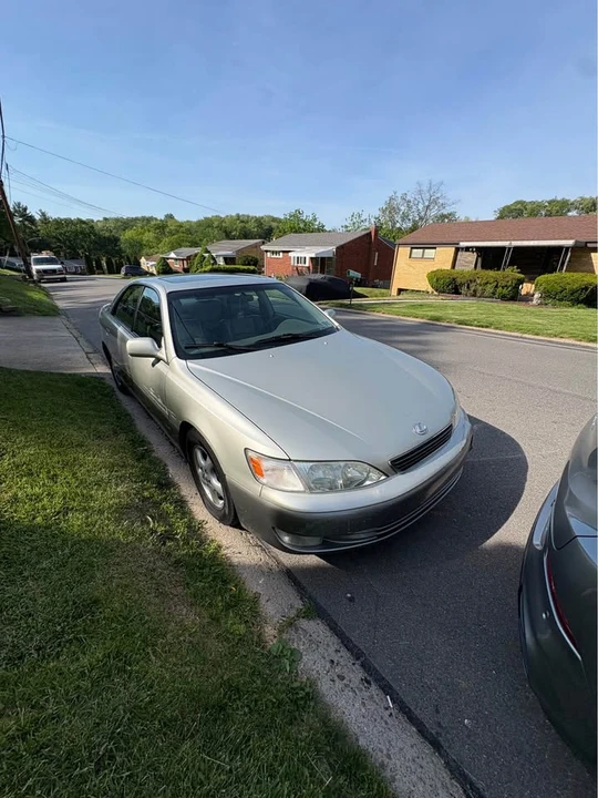 1999 Lexus ES 3rd Gen - Image 2 of 7