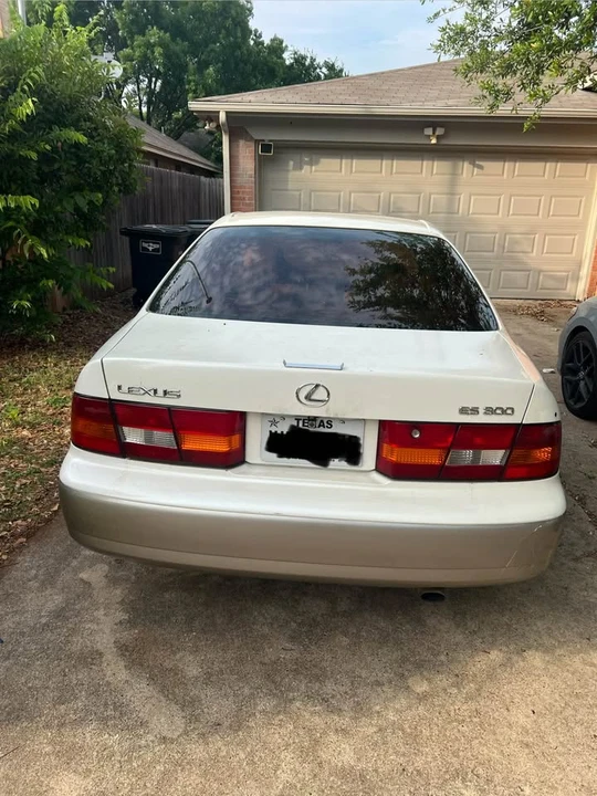 1999 Lexus ES 3rd Gen - Image 4 of 9