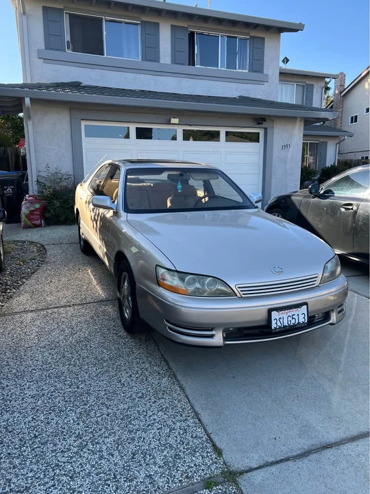 1996 Lexus ES 3rd Gen - Image 2 of 8