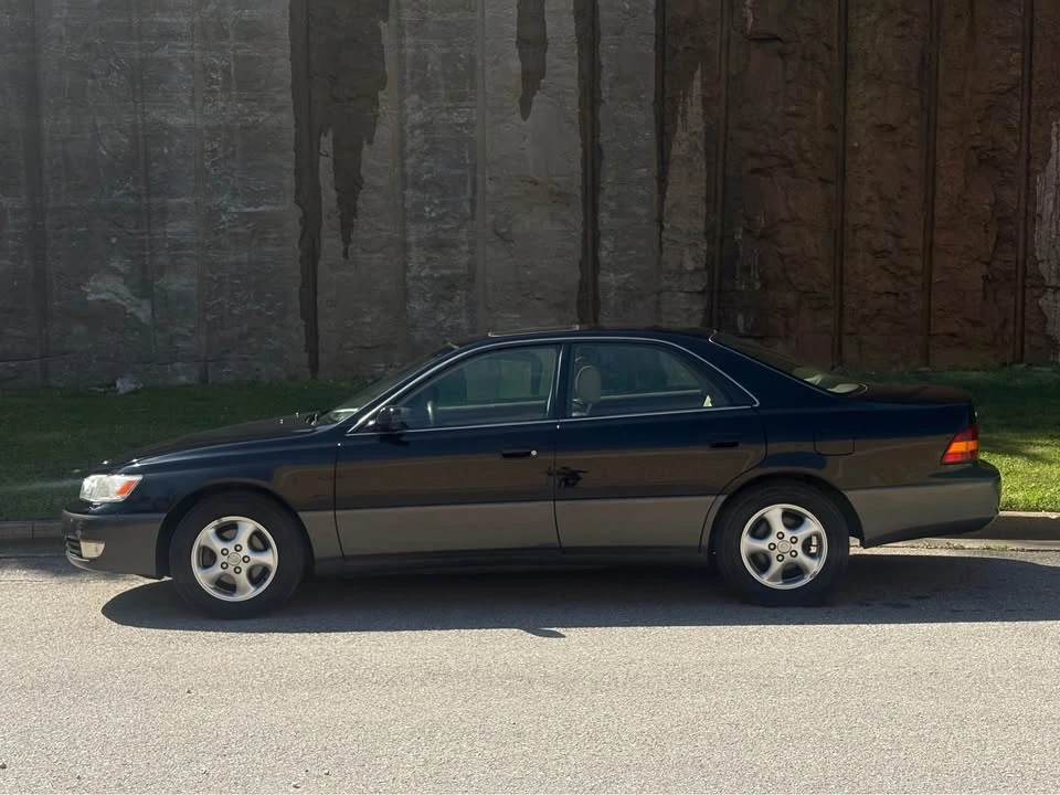1999 Lexus ES 3rd Gen - Image 2 of 20