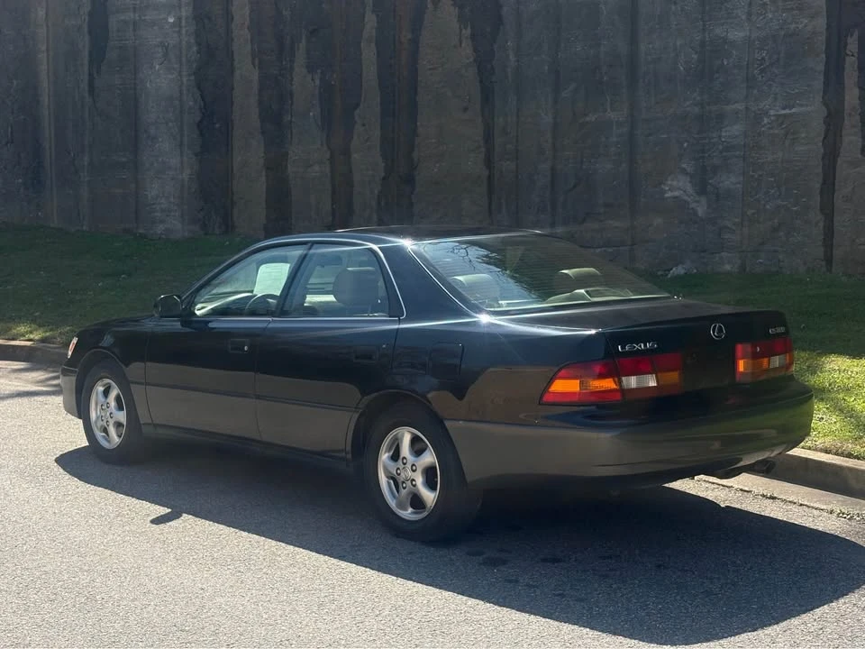 1999 Lexus ES 3rd Gen - Image 3 of 20
