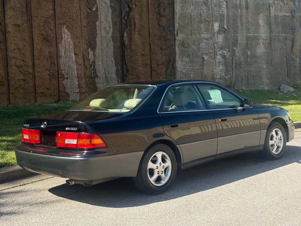1999 Lexus ES 3rd Gen - Image 8 of 20