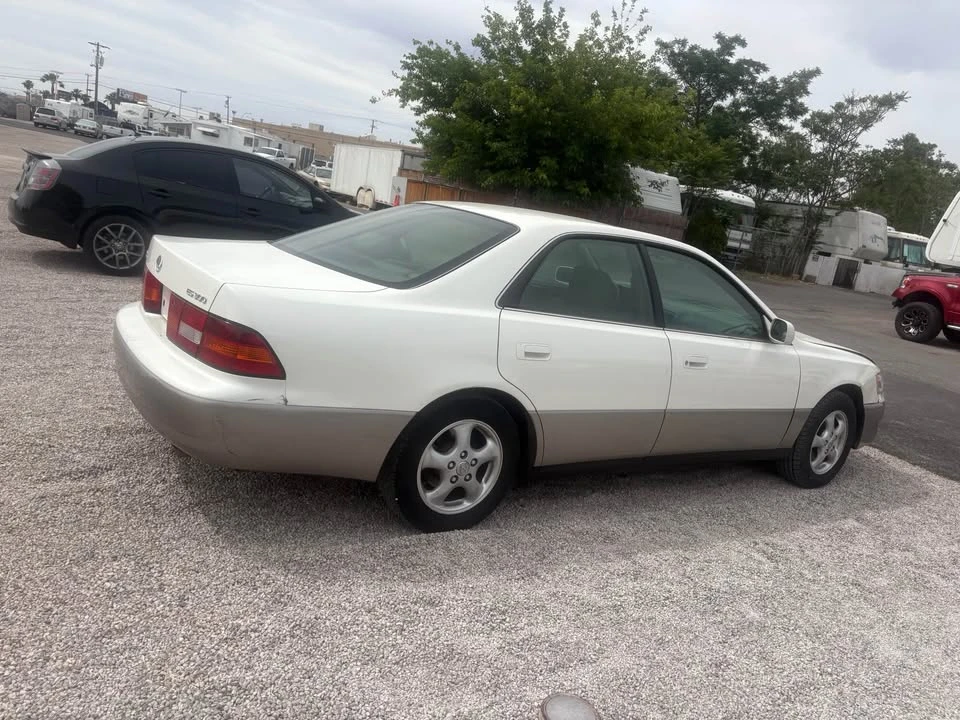 1999 Lexus ES 3rd Gen - Image 2 of 3