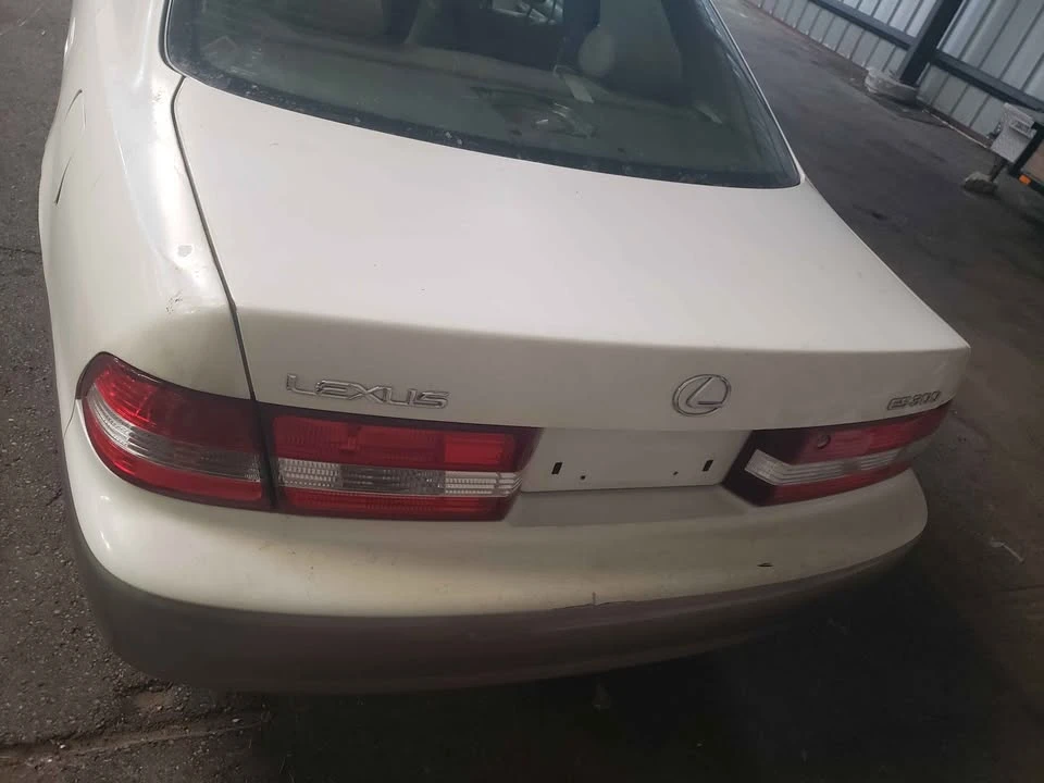 1999 Lexus ES 3rd Gen - Image 8 of 8