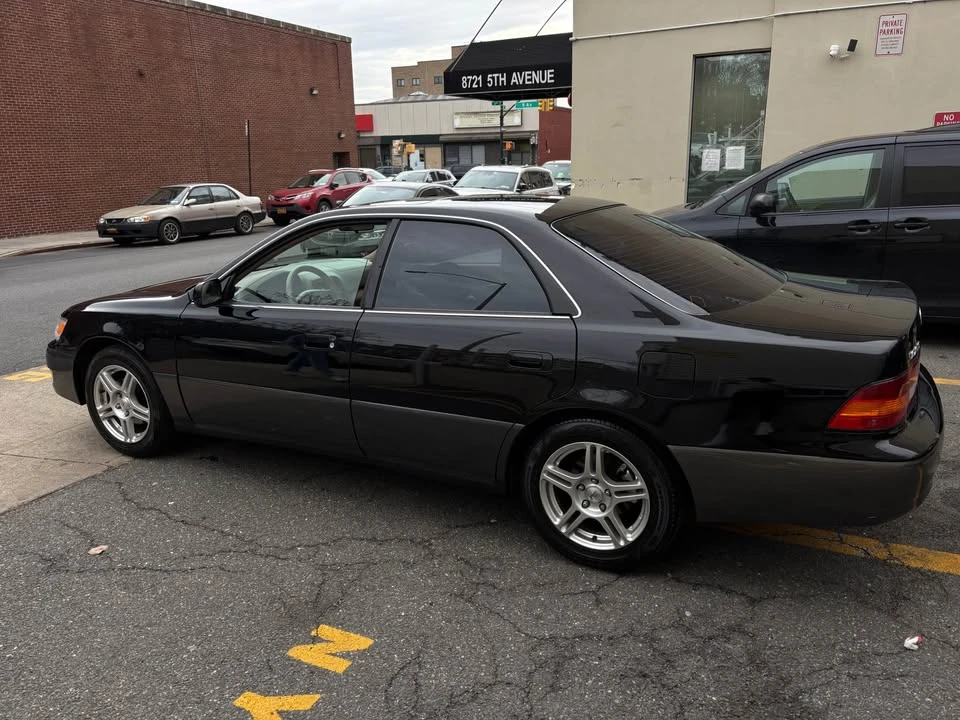 1999 Lexus ES 3rd Gen - Image 2 of 7