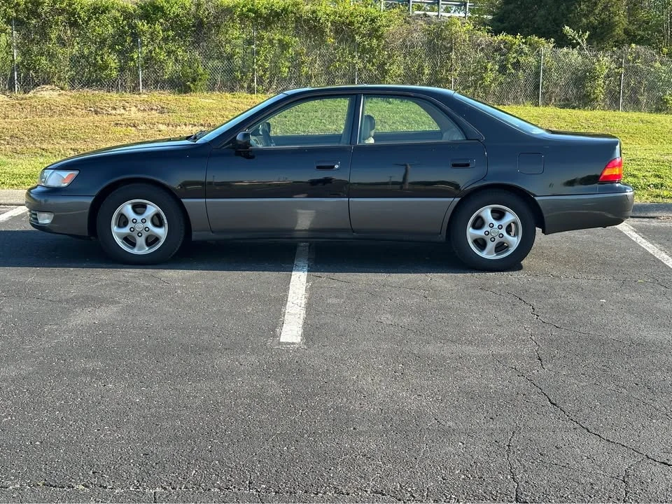 1999 Lexus ES 3rd Gen - Image 2 of 21