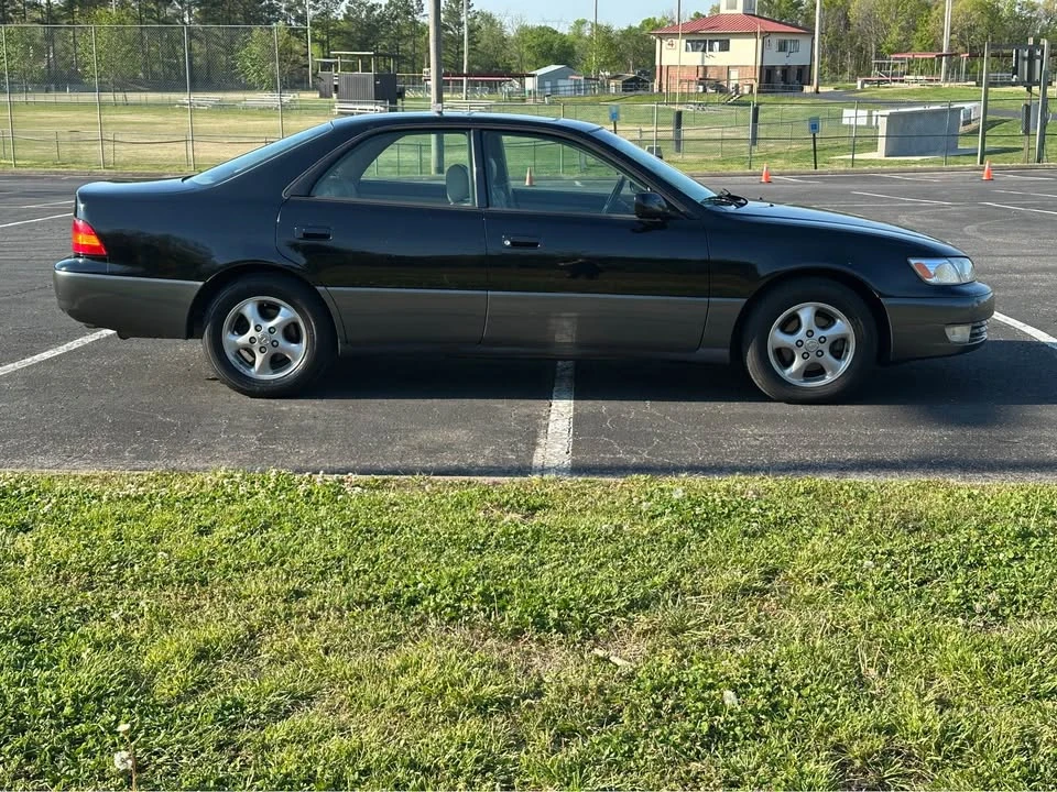 1999 Lexus ES 3rd Gen - Image 5 of 21