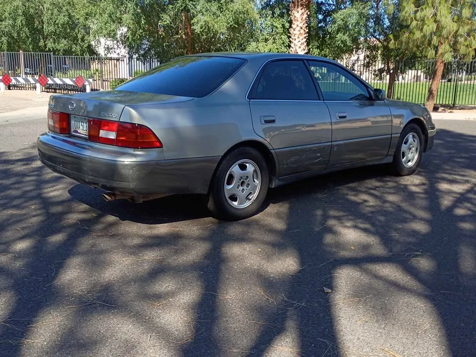 1999 Lexus ES 3rd Gen - Image 5 of 8