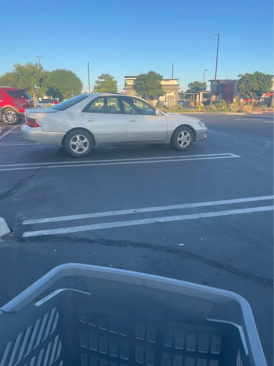 1999 Lexus ES 3rd Gen - Image 2 of 2