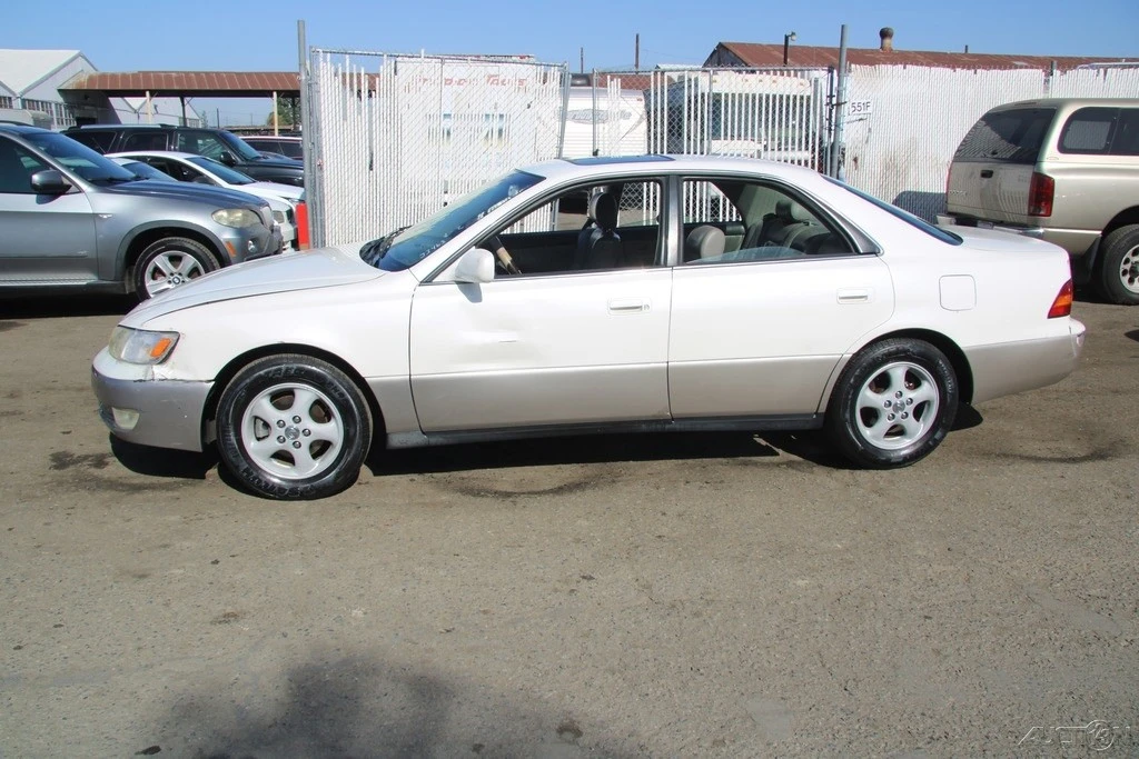 1999 Lexus ES 3rd Gen - Image 3 of 21