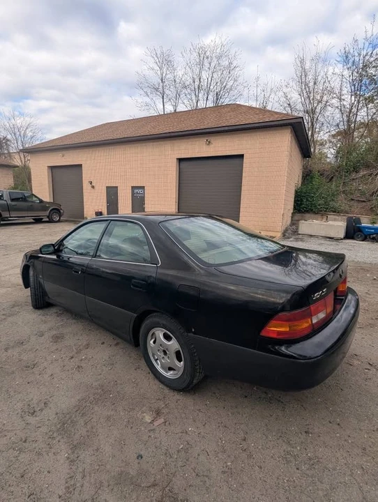 1999 Lexus ES 3rd Gen - Image 10 of 19