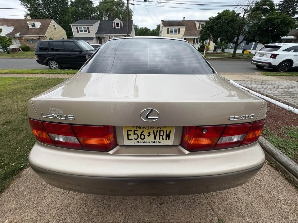 1999 Lexus ES 3rd Gen - Image 4 of 11
