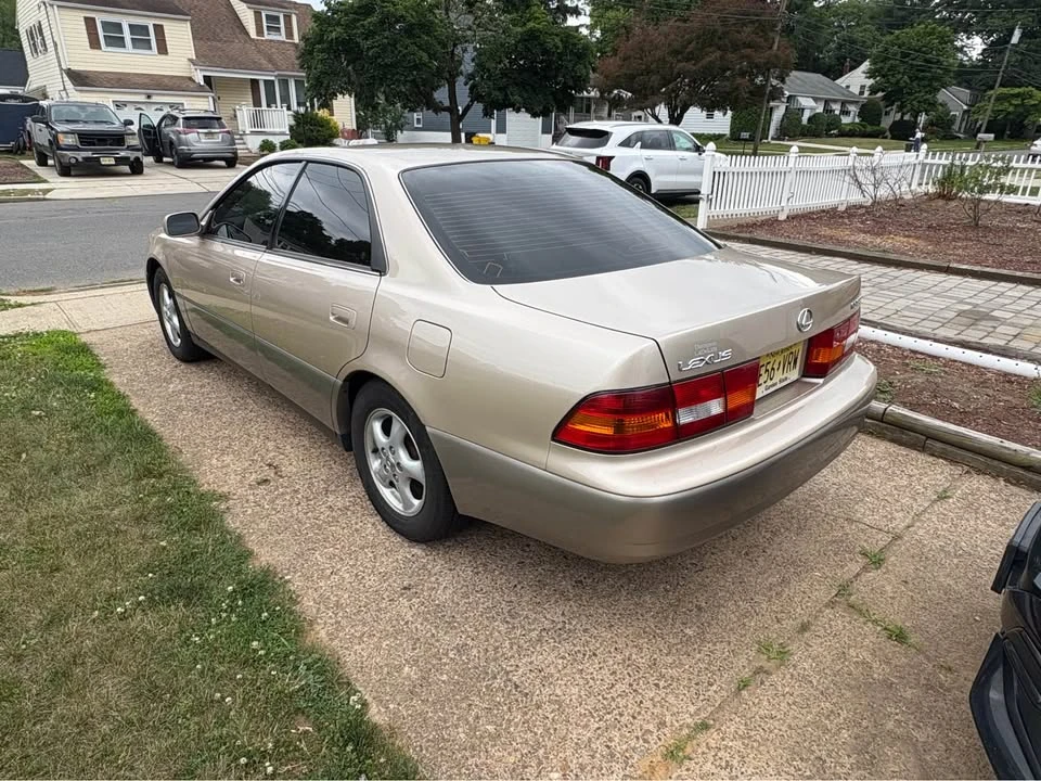 1999 Lexus ES 3rd Gen - Image 5 of 11