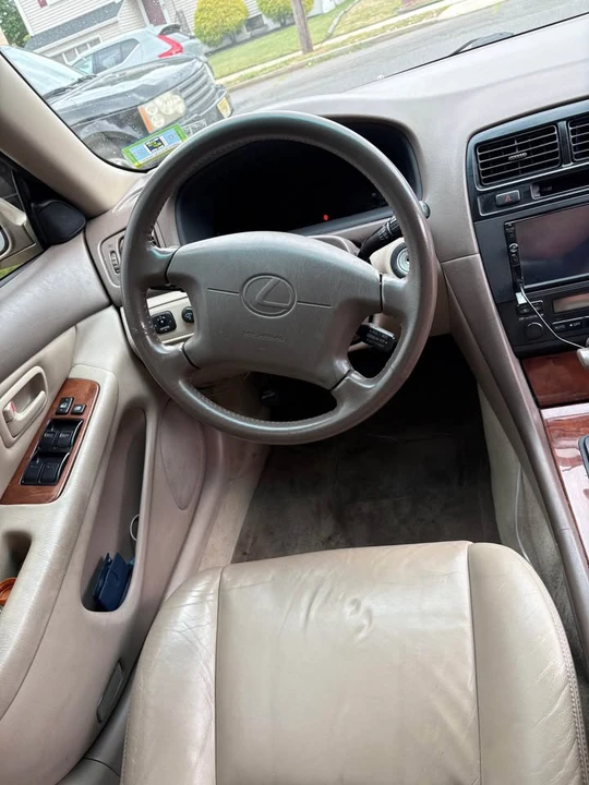 1999 Lexus ES 3rd Gen - Image 10 of 11