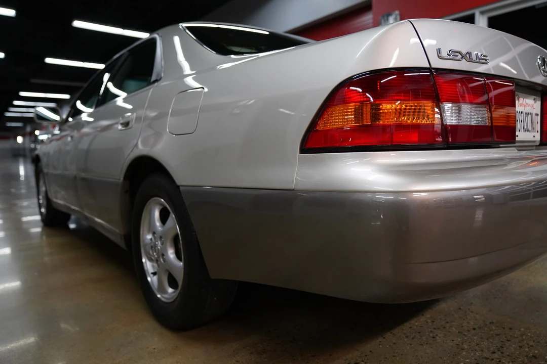 1999 Lexus ES 3rd Gen - Image 25 of 31