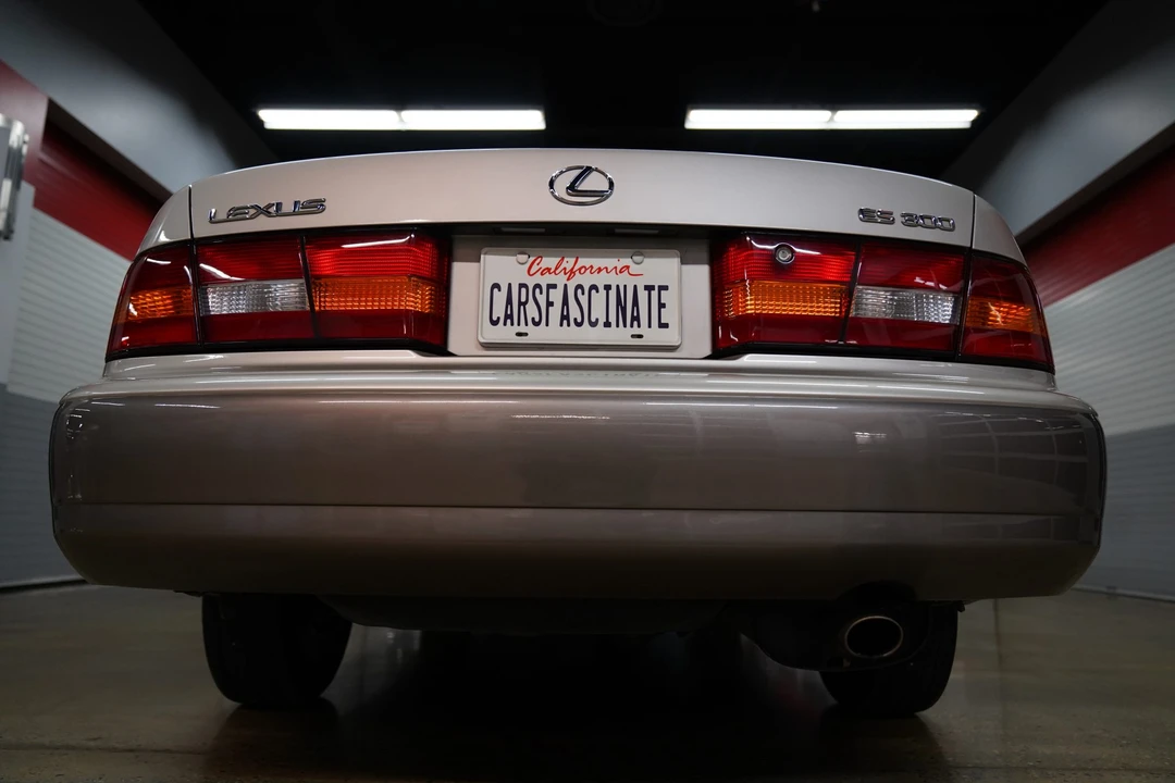 1999 Lexus ES 3rd Gen - Image 6 of 31