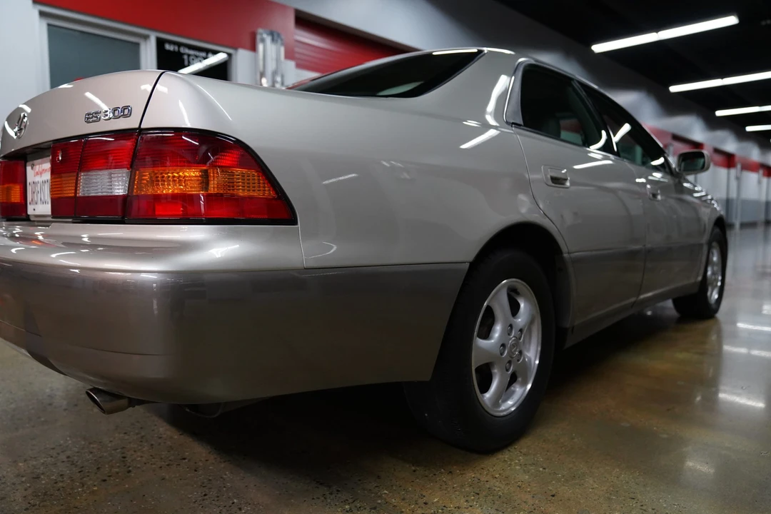 1999 Lexus ES 3rd Gen - Image 31 of 31